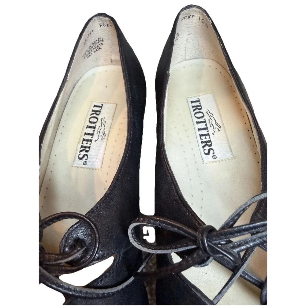 Trotters Vintage Roxy low heel black Leather Lace-Up Pumps Round Toe size 10N